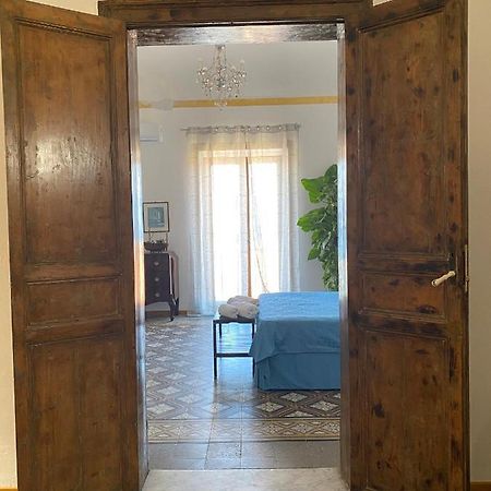 Locanda Novecento Depandance Чефалу Екстериор снимка